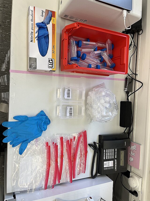 Pipettieren und Verdünnen der angesäuerten Proben